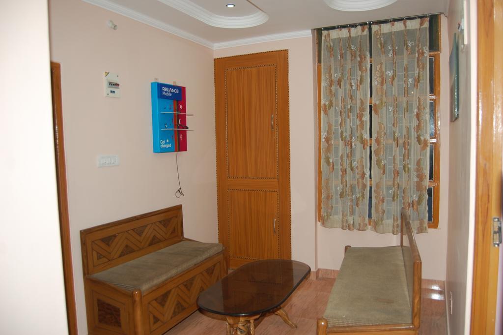 Hotel Ashish Inn Kandaghat ภายนอก รูปภาพ